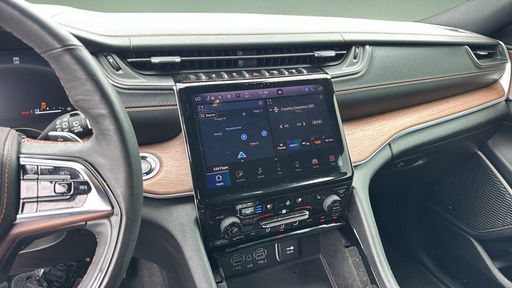 2022 Jeep Grand Cherokee Summit