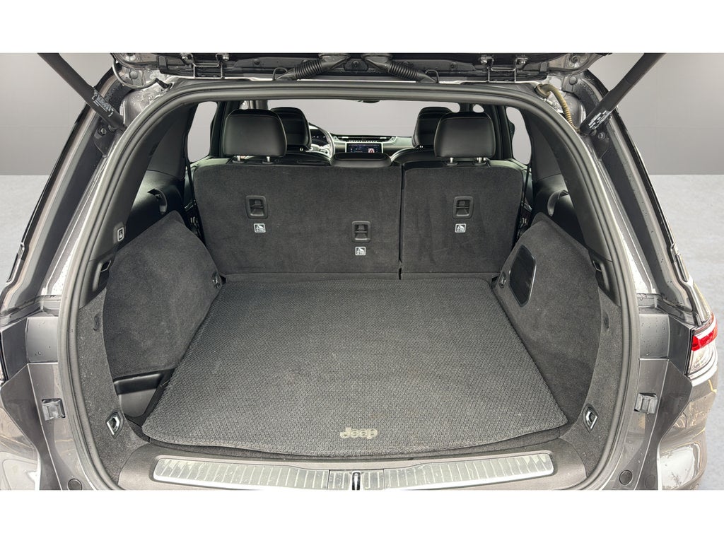 2022 Jeep Grand Cherokee Summit