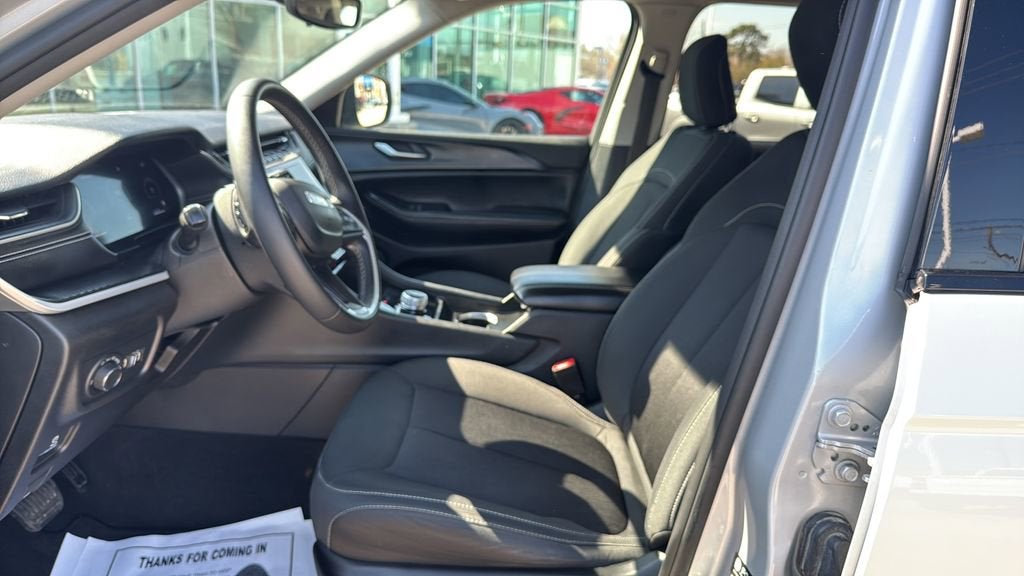 2023 Jeep Grand Cherokee Laredo