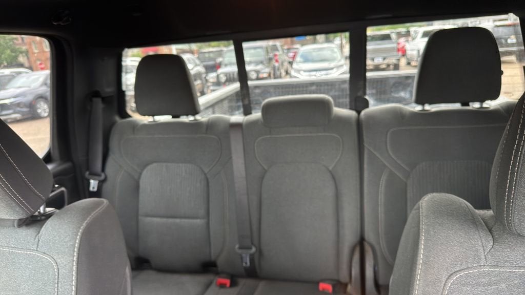 2022 RAM 1500 Big Horn Quad Cab 4x4 6'4" Box