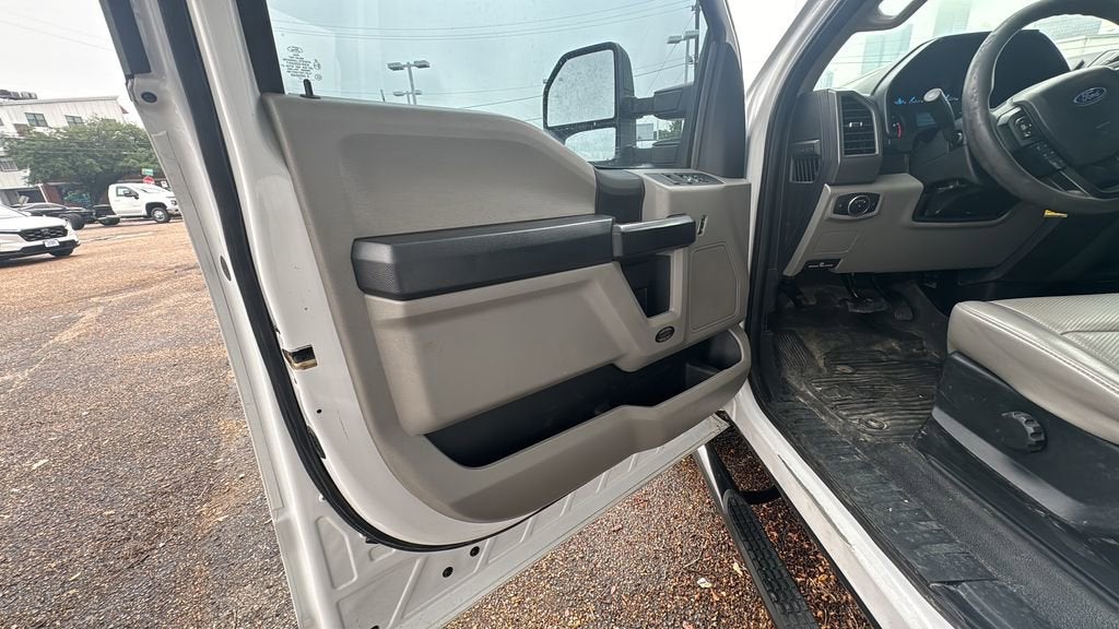 2017 Ford Super Duty F-350 DRW XLT