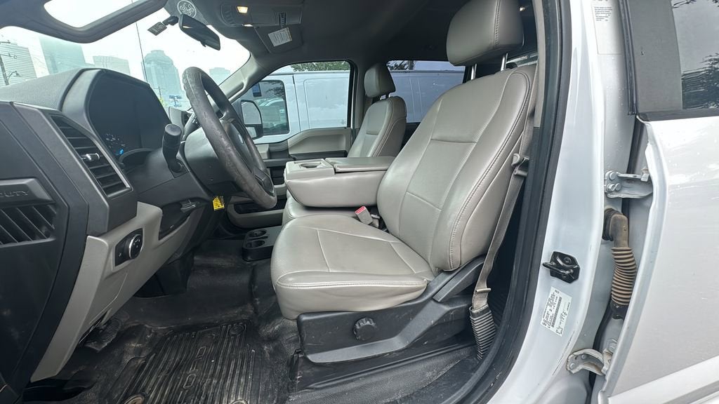 2017 Ford Super Duty F-350 DRW XLT