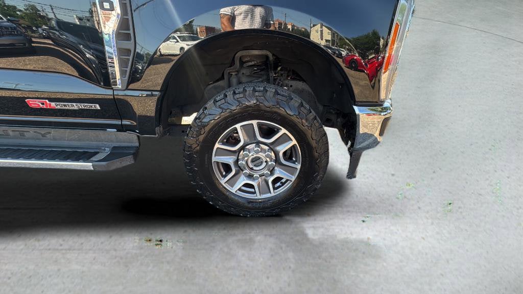 2023 Ford F-350 LARIAT