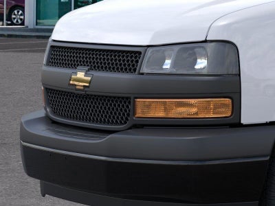 2025 Chevrolet Express Passenger 3500 1LS