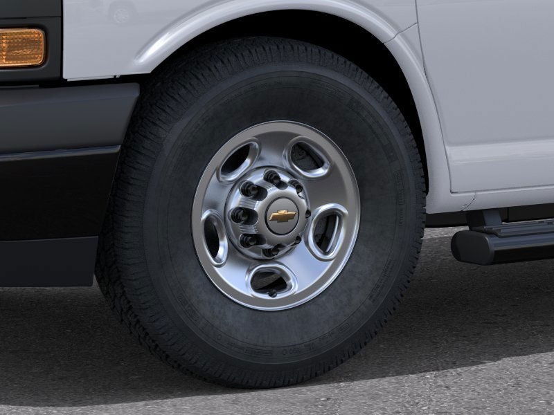 2025 Chevrolet Express Passenger 3500 1LS