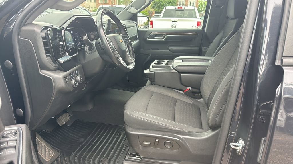 2022 Chevrolet Silverado 1500 LT (2FL)