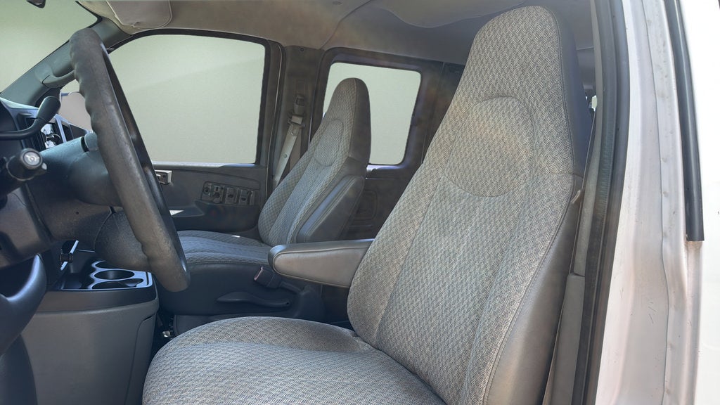 2006 Chevrolet Express Passenger 1500 LS