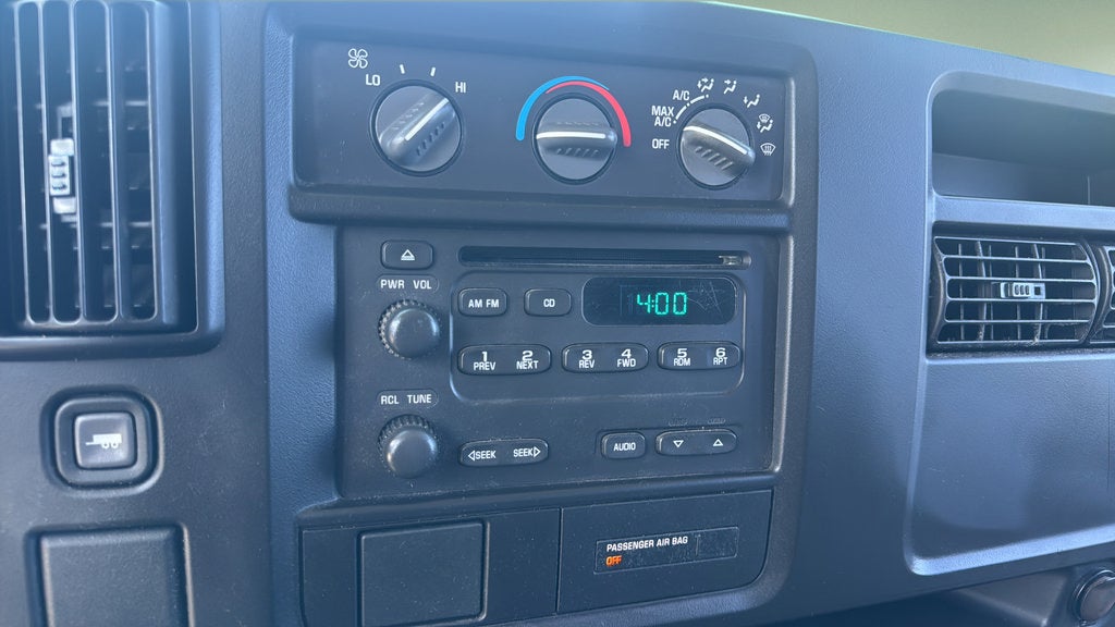 2006 Chevrolet Express Passenger 1500 LS