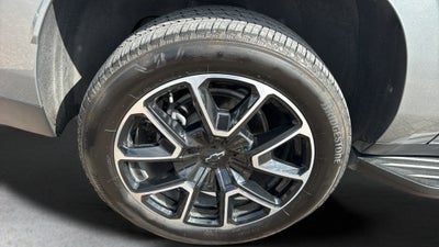2025 Chevrolet Suburban RST
