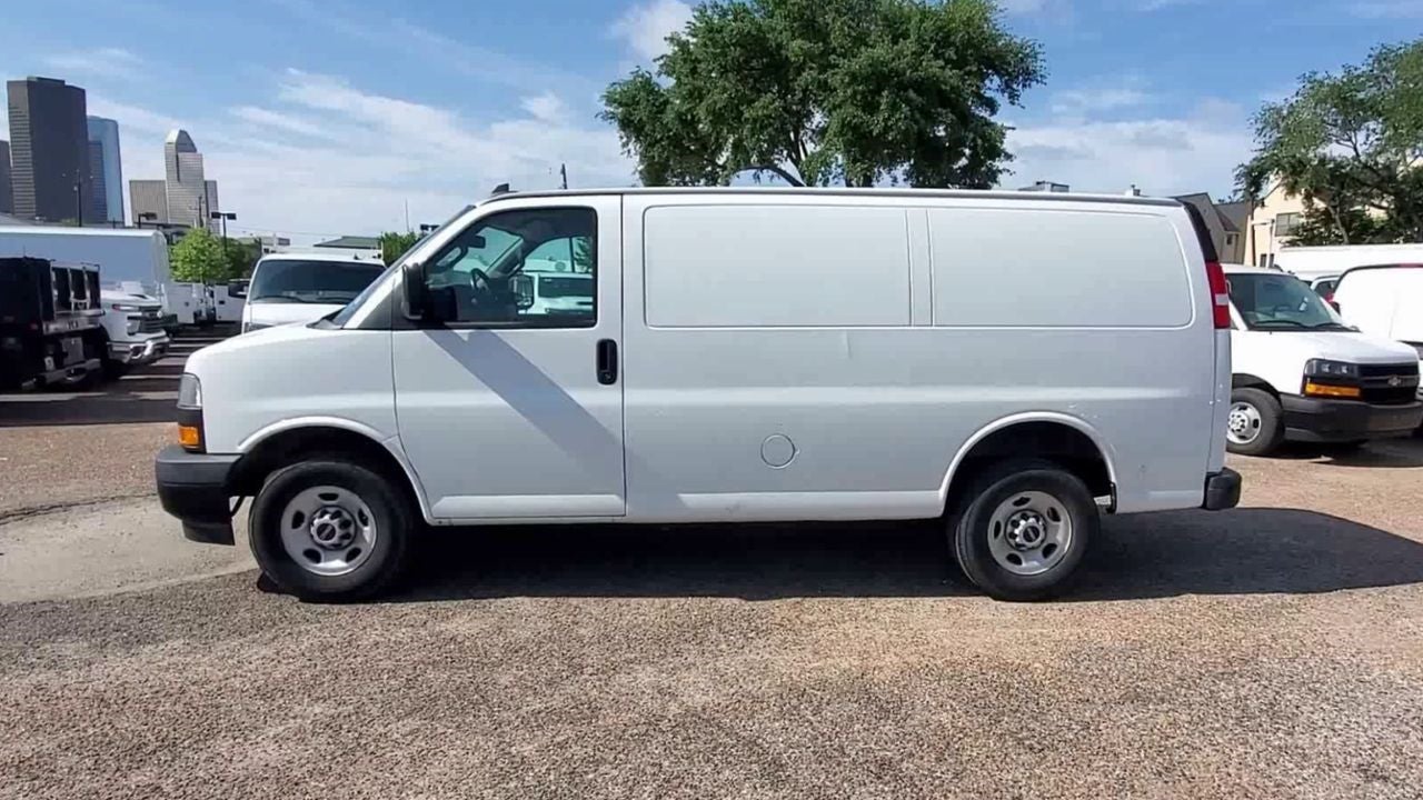 2023 GMC Savana Cargo 2500 Work Van
