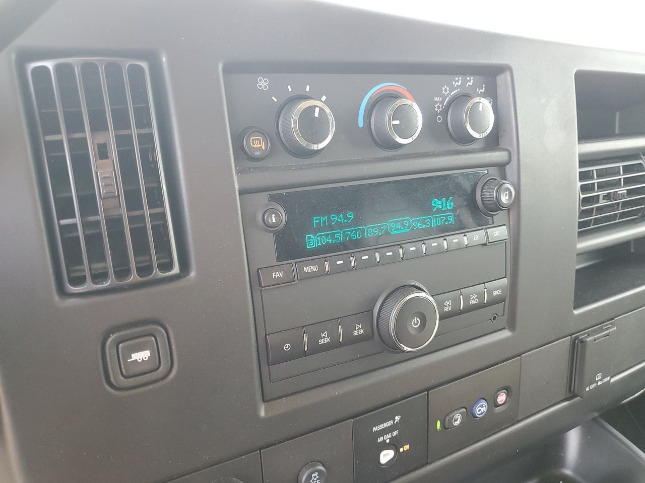 2023 GMC Savana Cargo 2500 Work Van