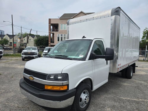 2026 Chevrolet Express Cutaway 3500 1WT
