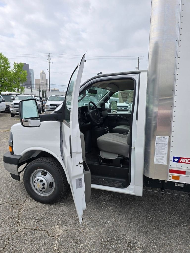 2026 Chevrolet Express Cutaway 3500 1WT