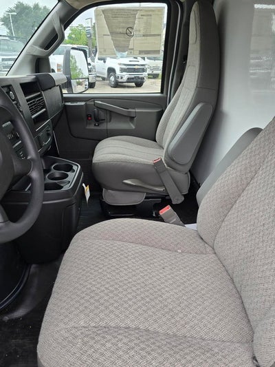 2026 Chevrolet Express Cutaway 3500 1WT