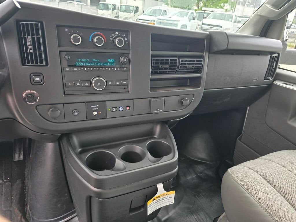 2026 Chevrolet Express Cutaway 3500 1WT