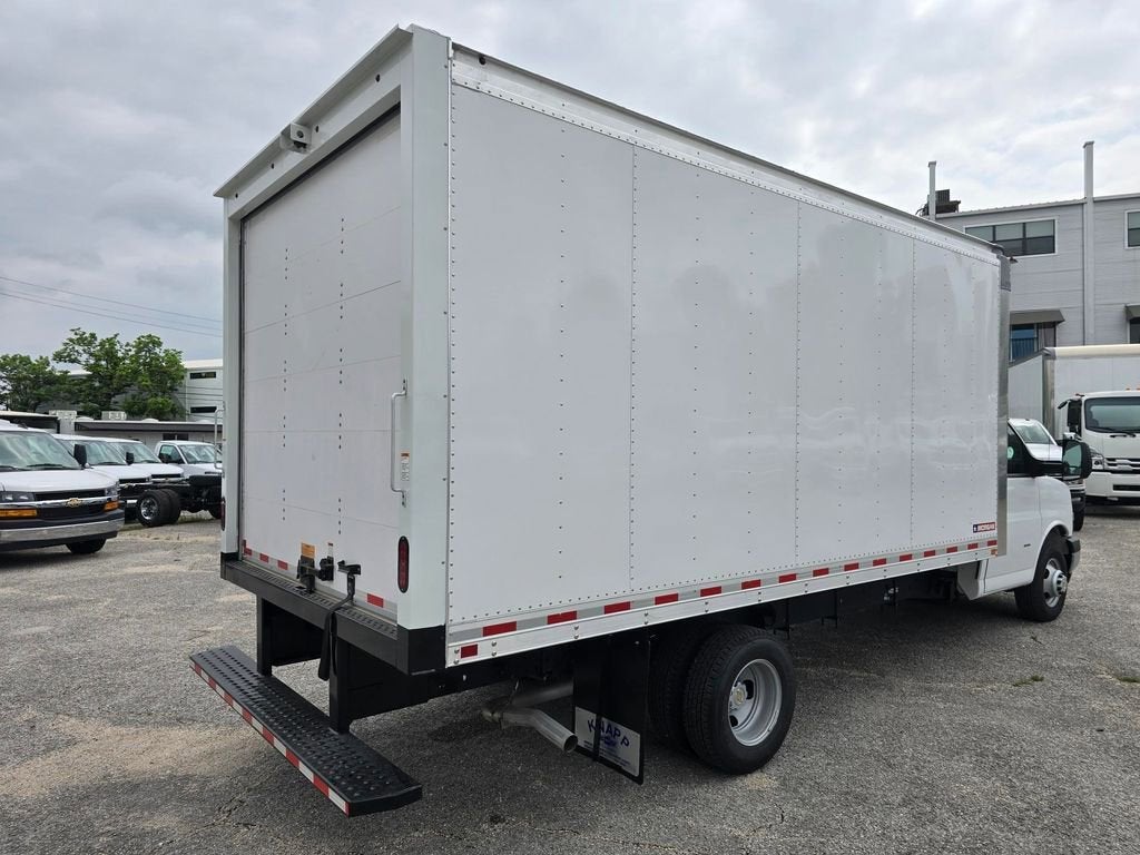 2026 Chevrolet Express Cutaway 3500 1WT