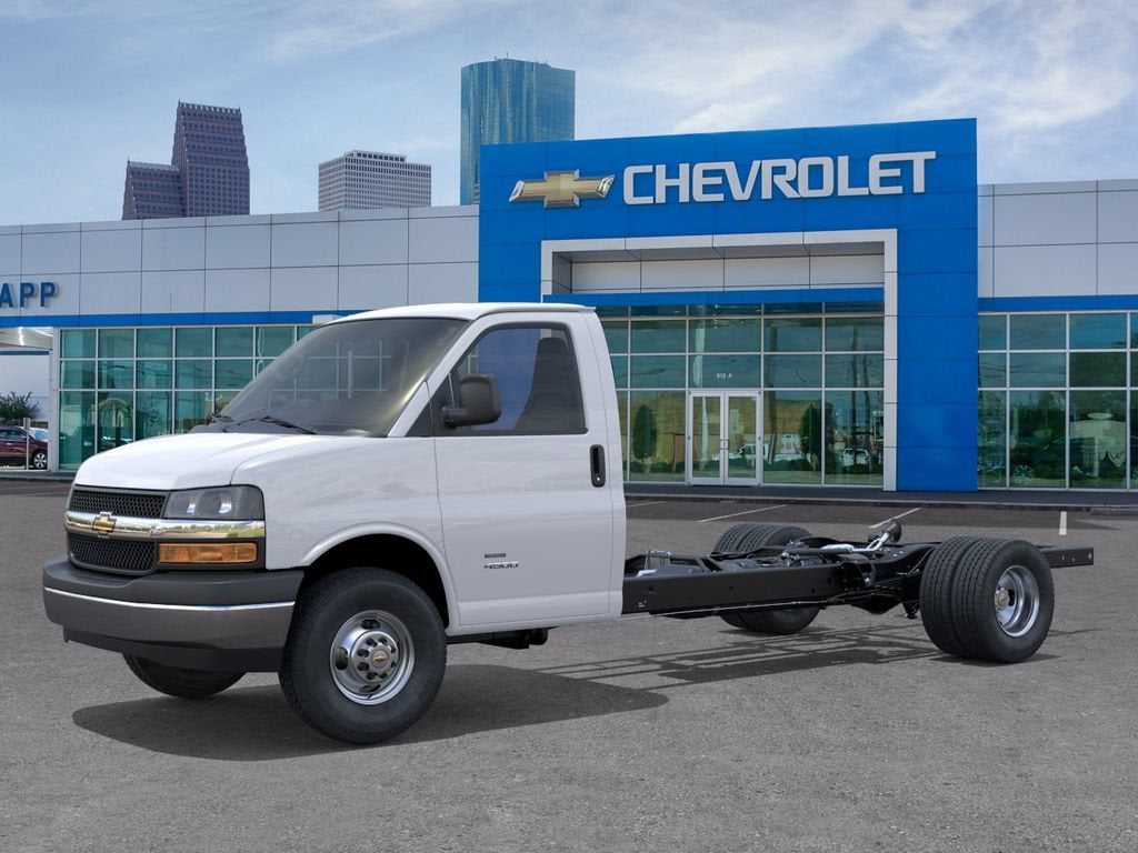 2026 Chevrolet Express Cutaway 3500 1WT