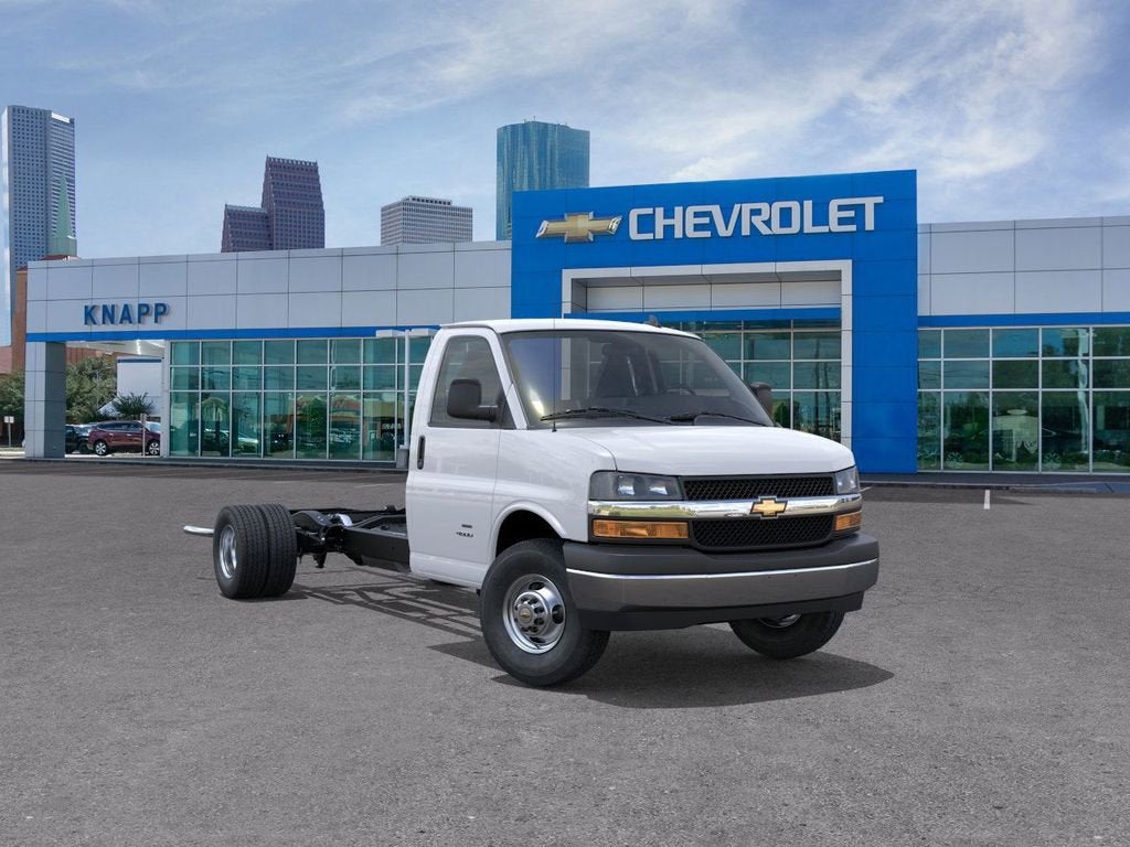 2026 Chevrolet Express Cutaway 3500 1WT