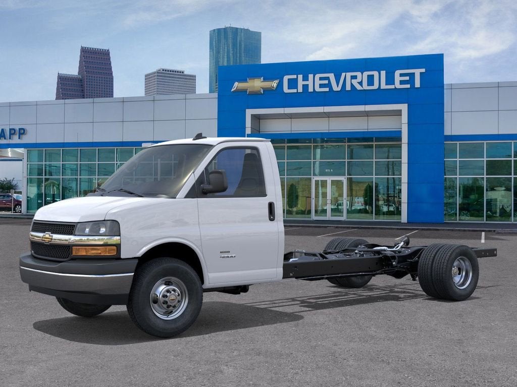 2026 Chevrolet Express Cutaway 3500 1WT