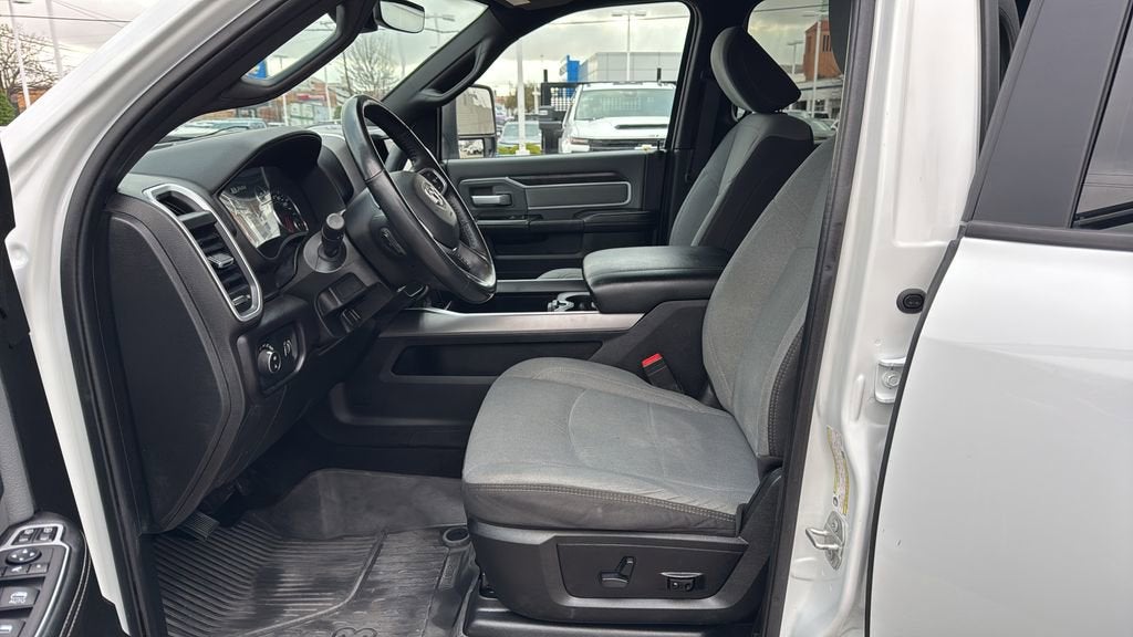 2023 RAM 3500 Big Horn Crew Cab 4x4 8' Box