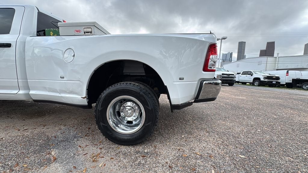 2023 RAM 3500 Big Horn Crew Cab 4x4 8' Box