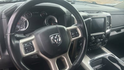 2018 RAM 2500 Laramie Crew Cab 4x4 6'4" Box