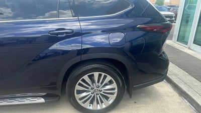 2025 Toyota Highlander Platinum