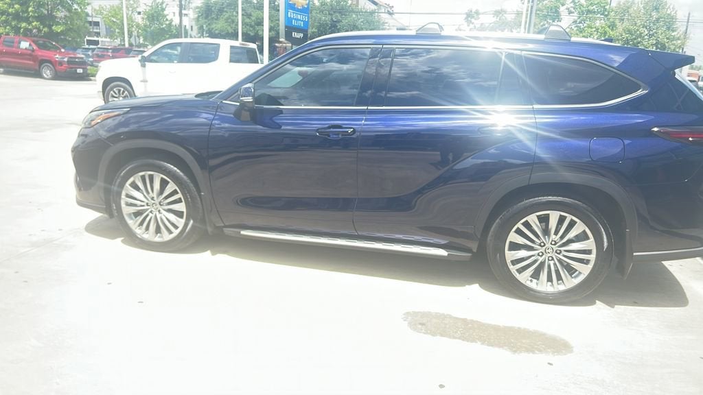 2025 Toyota Highlander Platinum