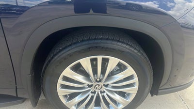 2025 Toyota Highlander Platinum