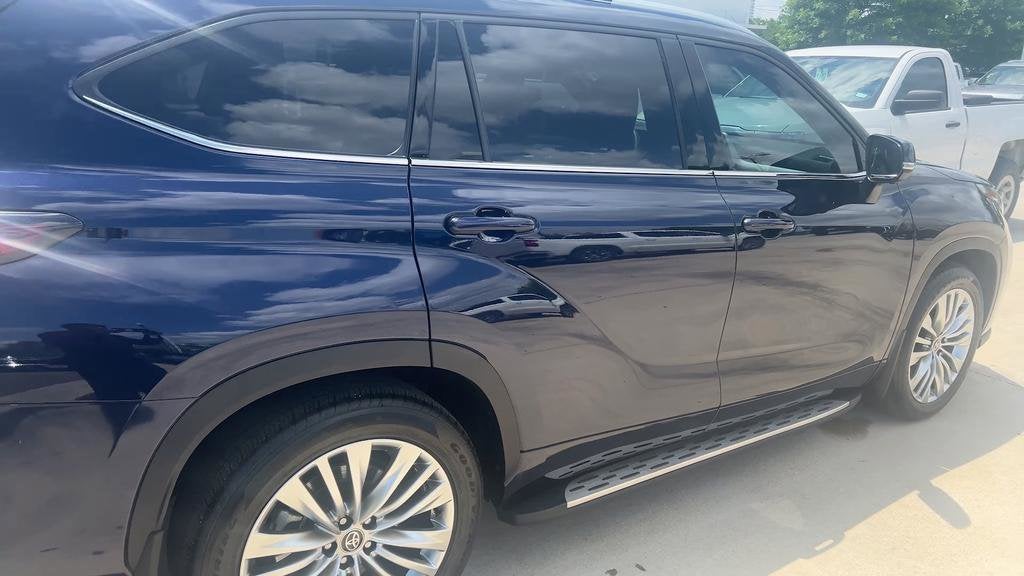 2025 Toyota Highlander Platinum