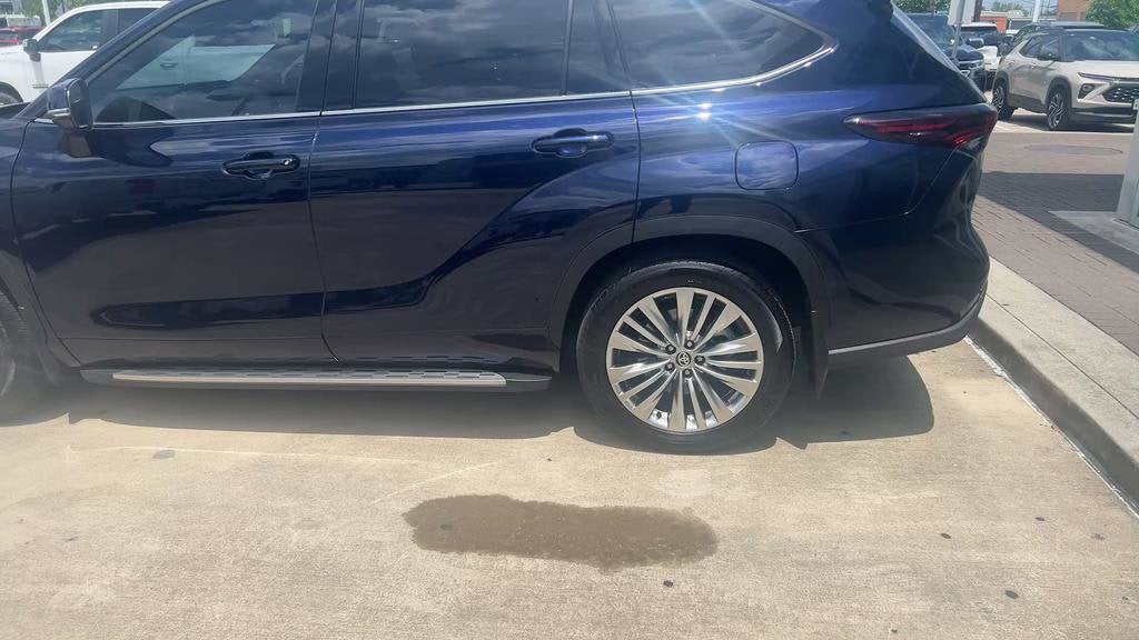 2025 Toyota Highlander Platinum