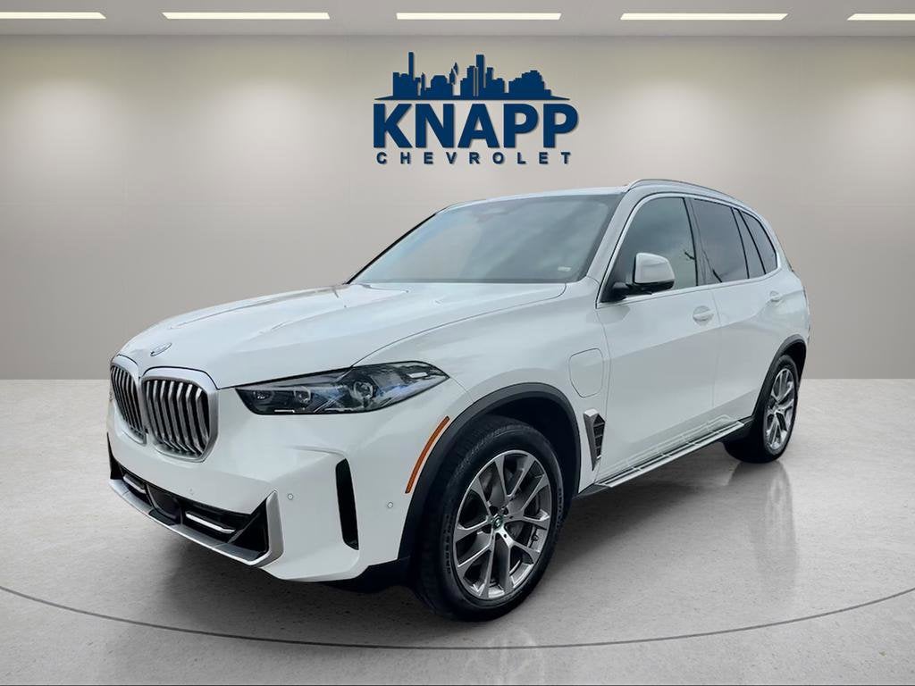 2025 BMW X5 xDrive50e's photo