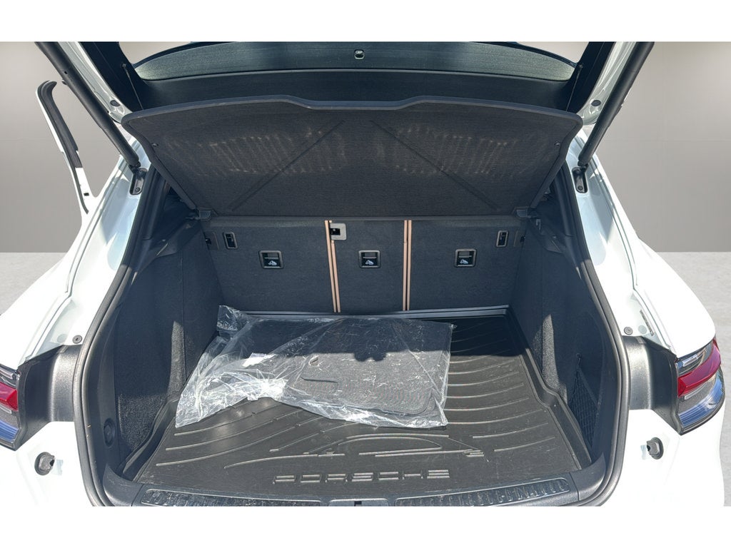 2024 Porsche Macan T