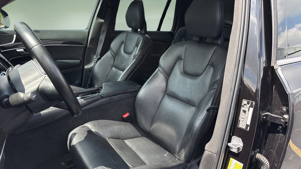 2018 Volvo XC90 T6 Momentum