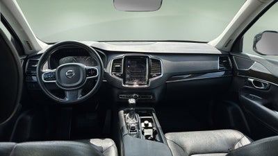 2018 Volvo XC90 T6 Momentum