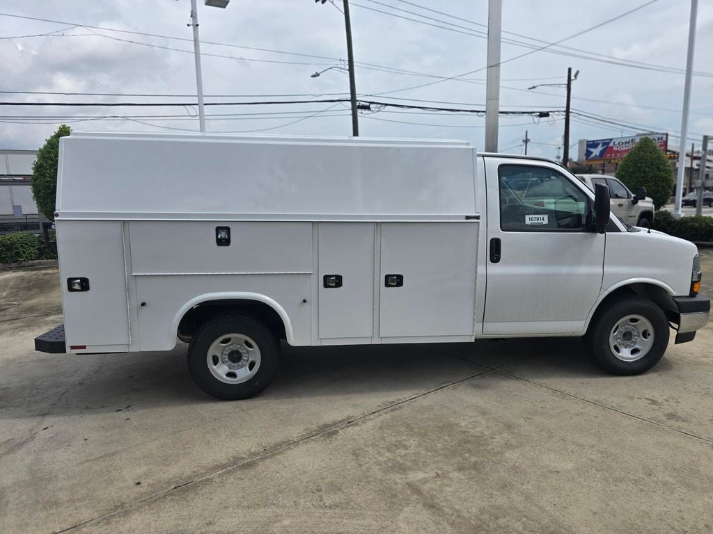 2026 Chevrolet Express Cutaway 10