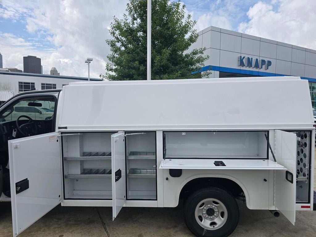 2026 Chevrolet Express Cutaway 2