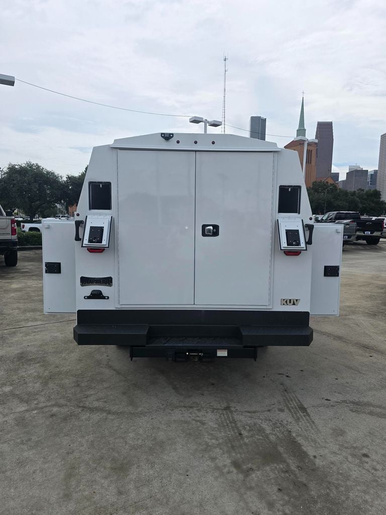 2026 Chevrolet Express Cutaway 9