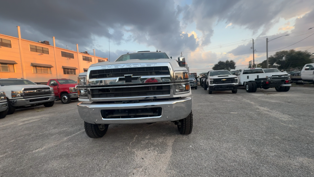 2024 Chevrolet Silverado MD LT