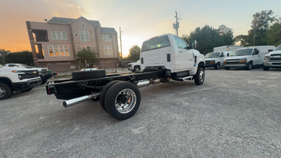 2024 Chevrolet Silverado MD LT