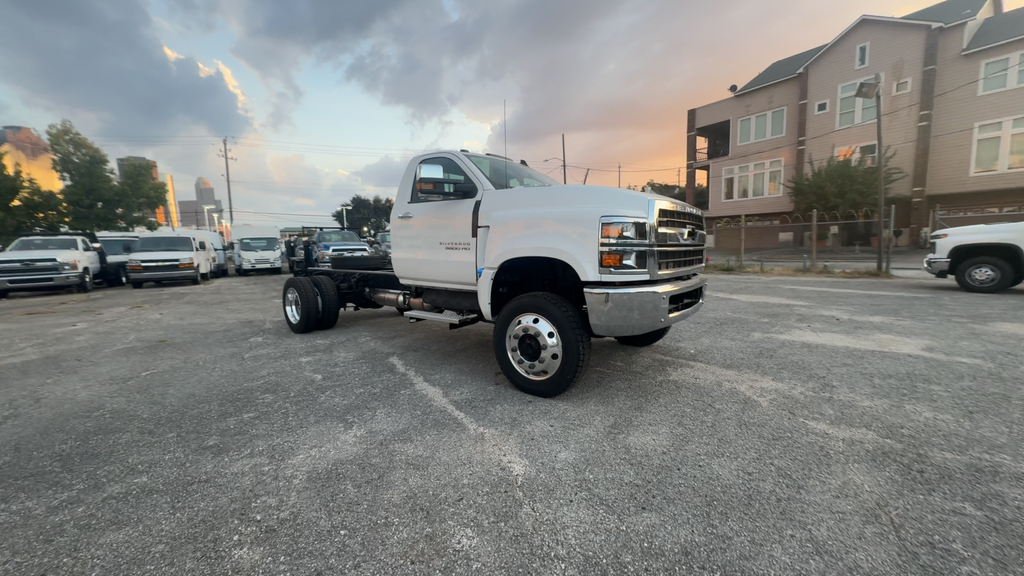 2024 Chevrolet Silverado MD LT